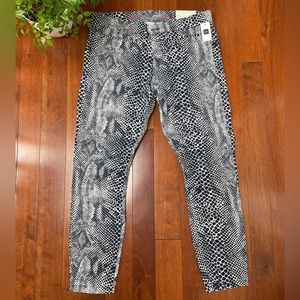 Gap snakeskin print pants. Nwt.